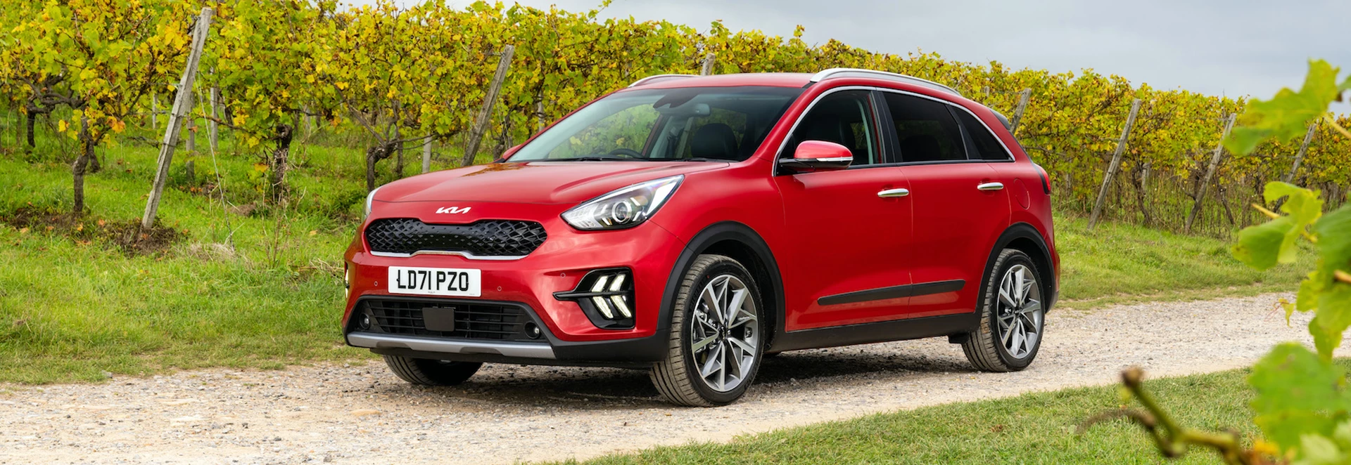 5 Best Hybrid cars for less than £30,000